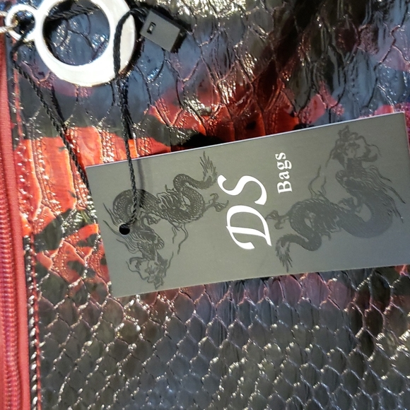 DS bags Funky and Stylish Faux snake skin large handbag tote. - Picture 4 of 10